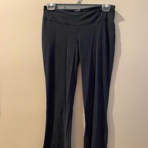 Avia black boot cut leggings size Small.